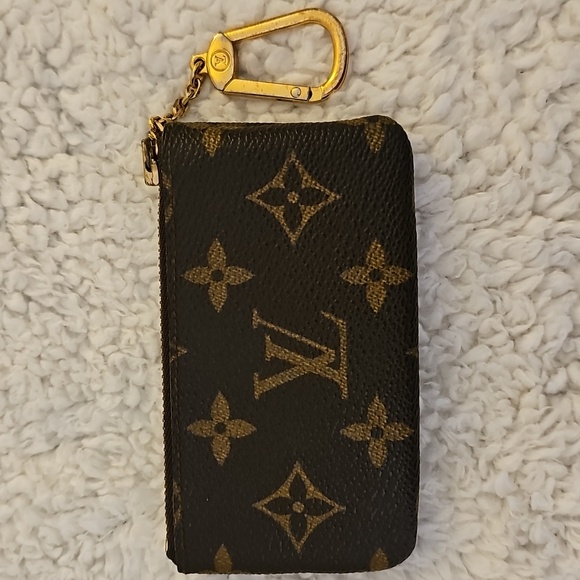 Authentic Louis Vuitton Monogram Key Pouch - Picture 2 of 8